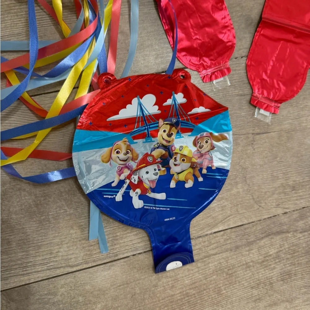New Paw Patrol Party Supplies Piñata, Balloon Garland Banner Bubbles Blowouts